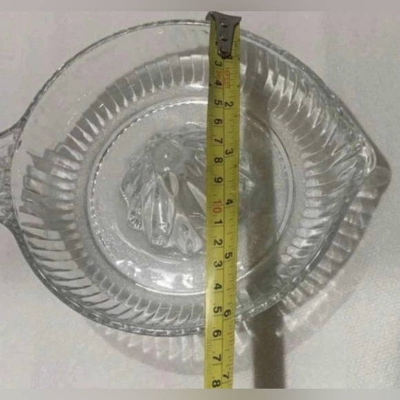 Vintage Citrus Glass Hand Juicer Ribbed Design with Small Handle & Pouring Spout - Picture 5 of 6